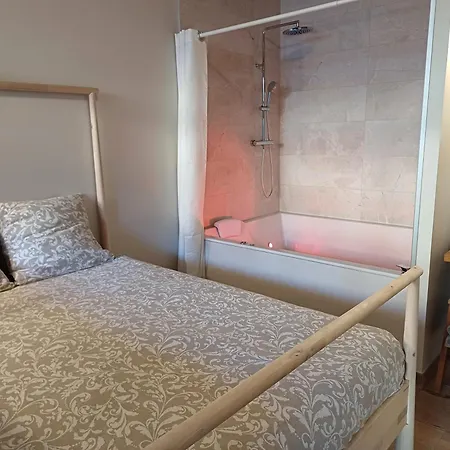 Apartament O Valvi - Suite Balneo, Terrasse Et Parking Prive - Saint-Lo Centre